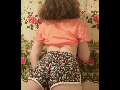 ❤️ Sexy matashin jariri yana cire guntun wando a kyamara ❌  a mu